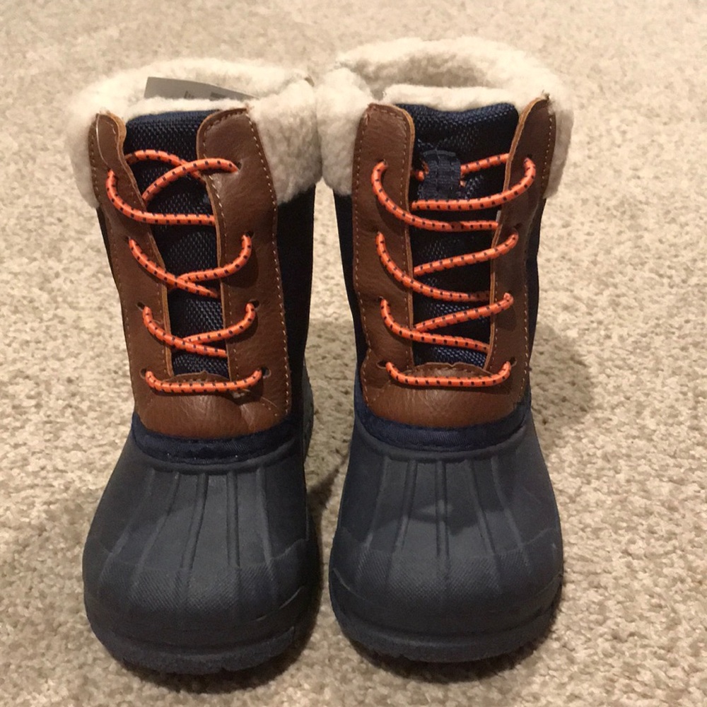 OshKosh winter boots.   Size 9. New with tags.